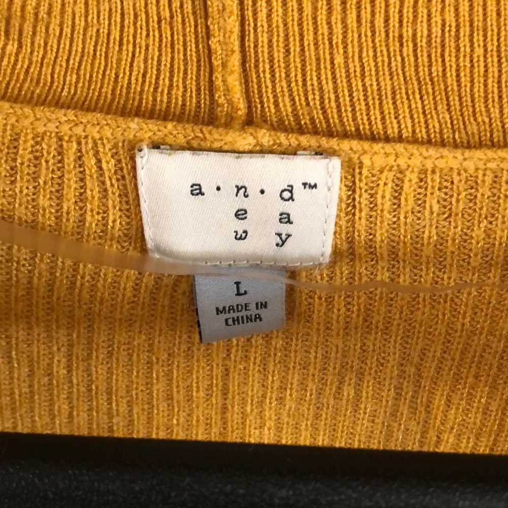 Cardigan - Picture 5 of 5